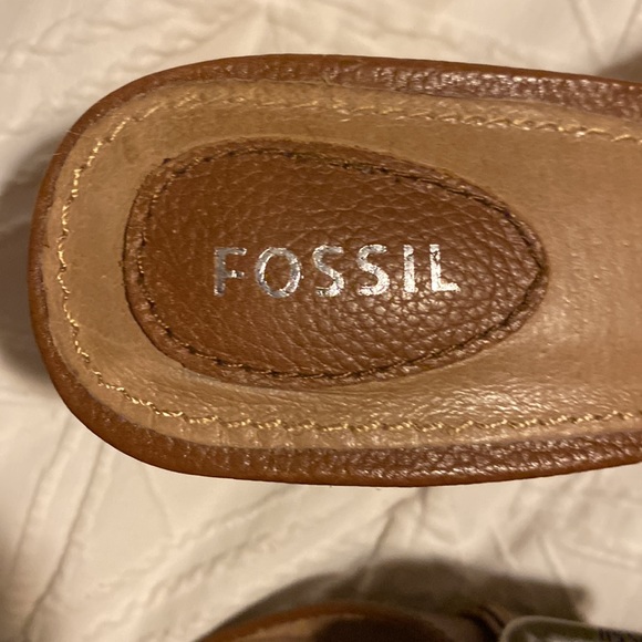 Fossil sandals, size 9, cork wedge, rubber sole. Fabulous shoe. GUC - Picture 3 of 5